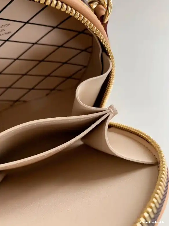 Official oldcobbler CHAPEAU BOITE LOUIS MINI VUITTON 0519